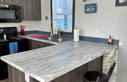 Lone Mountain Cabaña | New cozy 1-bedroom modular home with free WiFi, pet friendly in Tazewell, TN
