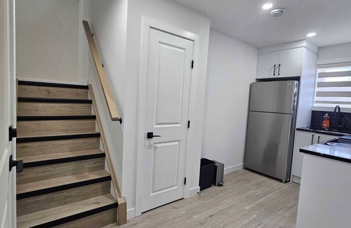 Calgary Casa | NEW Cozy 1BR Suite Near Transit, Shops & Parks