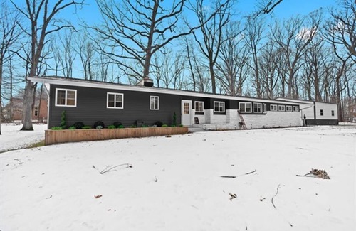 Rochester Hills Casa | NEW! Cozy 3BR Home|Gym, Game Room & Prime Location