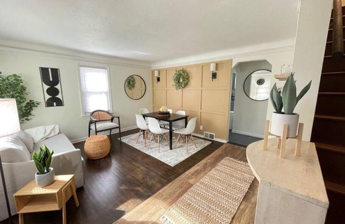 Berea Casa | New! Cozy 4-bedroom w/free parking. Dogs welcome!