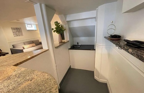 Berea Casa | New! Cozy 4-bedroom w/free parking. Dogs welcome!