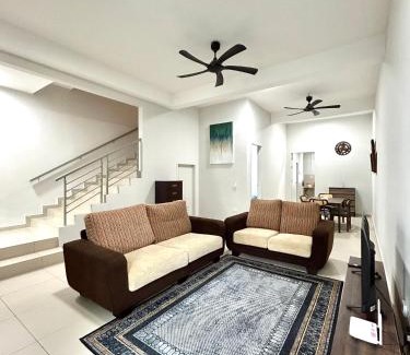 Ayer Panas Casa | New Cozy 4-bedroom Terrace Home