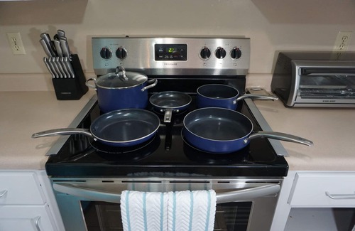 Prince Tucson Casa | “New” Cozy Central Townhouse 2bed/2bath with garage