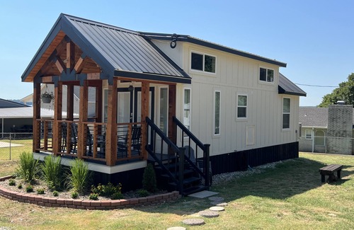Kingston Cabaña | New Cozy Cottage on Lake Texoma