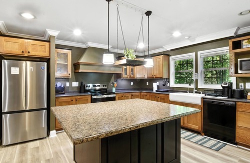 Crossville Cabina | NEW! Cozy Cove Escape - Lakeside Retreat