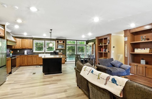 Crossville Cabina | NEW! Cozy Cove Escape - Lakeside Retreat