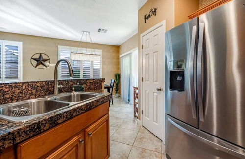Anthem Casa | NEW! Cozy desert getaway with private backyard and seasonal pool!
