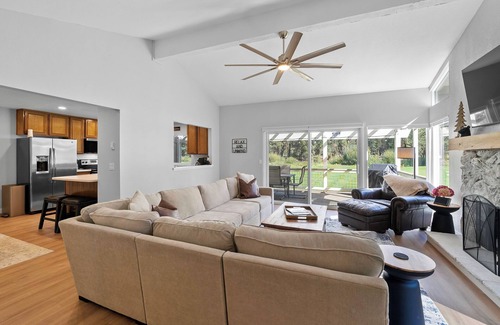 Plumas Eureka Estates Casa | New! Cozy Fairway Escape -- Views, Fast WiFi, EV Ready