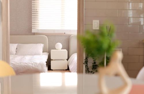 COEX Apartamento | New! Cozy! #Grace Haven at Coex# wifi,Netflix,Youtube, 3-min Subway #Next to Coex# Gangnam District, Jamsil, Lotte world#