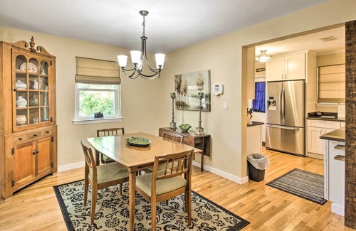 East Pensacola Heights Casa | NEW! Cozy Pensacola Home w/ Yard: 3 Mi to Downtown