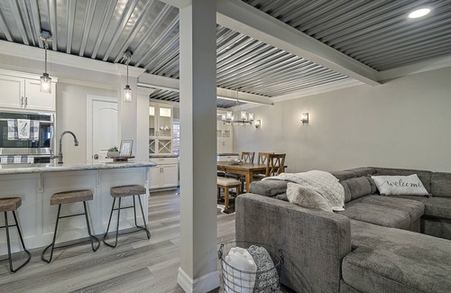 Elizabeth Casa | NEW! Cozy, private 2 bedroom apartment outfitted on 46 acres with views!
