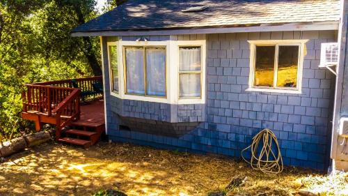 Tuolumne Casa | NEW! Cozy & Secluded House w/Deck - Near Yosemite!
