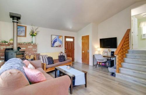 Tuolumne Casa | NEW! Cozy & Secluded House w/Deck - Near Yosemite!