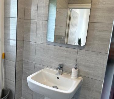 North End Apartamento | New Cozy Studio Apt. House with Parking. Entire space
