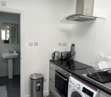 North End Apartamento | New Cozy Studio Apt. House with Parking. Entire space