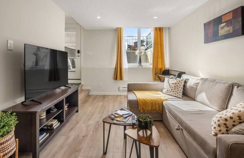 Keith Casa | NEW Cozy Townhome, Sleeps 4, Close to Banff