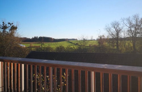 Windach Apartamento | New, cozy vacation apartment. Only 2 km walk to the beautiful Ammersee.