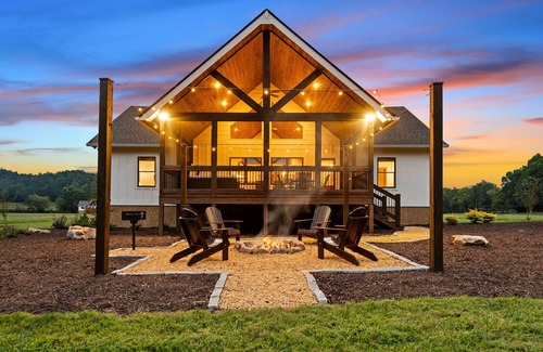 Ellijay Casa | NEW Creekfront Home/Hot Tub/Firepit/Walking Trails/Mountaintown Creek/Ellijay#1W