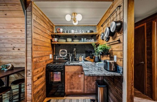 Young Harris Cabina | NEW! Creekside Ranch A-Frame