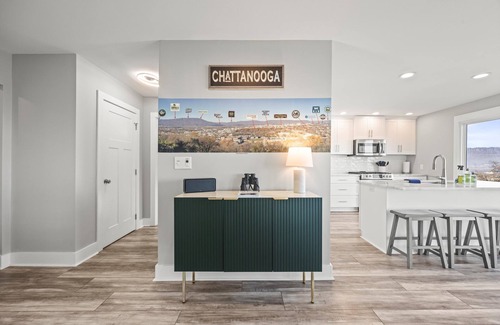 Missionary Ridge Casa | NEW Crestview Heights | Views of Downtown | Hot Tub | Sleeps 13
