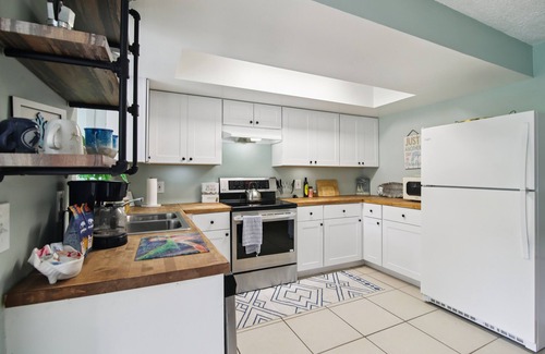 Crystal River Cabaña | NEW! Crystal Blue Haven