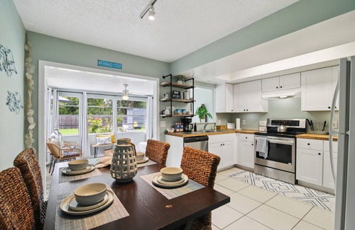 Crystal River Cabaña | NEW! Crystal Blue Haven