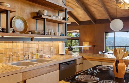 Tuolumne Casa | New! Custom Built Architectural Gem Mountain House