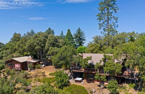 Tuolumne Casa | New! Custom Built Architectural Gem Mountain House