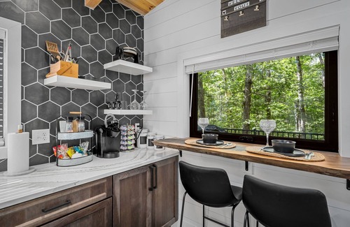 Treloar Cabina | New - custom-built Treehouse - Twilight