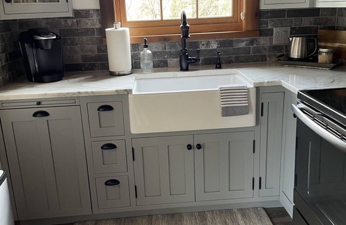 Downtown Leavenworth Cabina | New Custom Log Cabin with Cascade Mountain View- off Icicle Road / Walk to Town