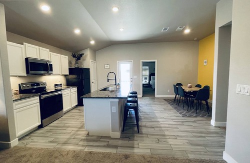 Lubbock Casa | New! Cute 3BR/2BA Lubbock House Just 6 Miles from Texas Tech- Sleeps 8!