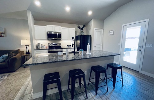 Lubbock Casa | New! Cute 3BR/2BA Lubbock House Just 6 Miles from Texas Tech- Sleeps 8!