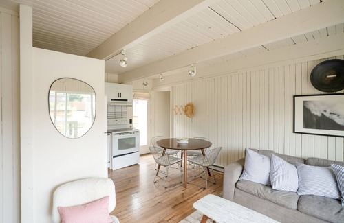 Neskowin Cabaña | New! Cutest Cottage on the Oregon Coast + Hot Tub + Steps to the Beach!