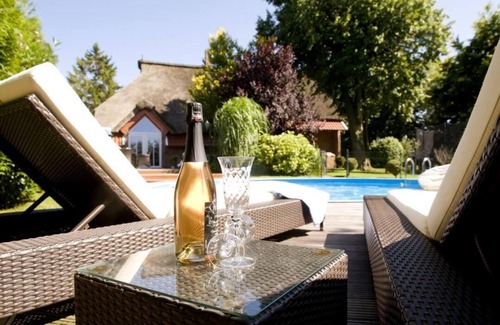 Sudbrookmerland Apartamento | NEW! Dat Reithuus Victorbur with pool and steam sauna