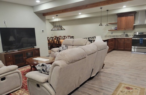 Whitefish Apartamento | New daylight bsmt apartment, 2 BR/2Bath, only 11 miles to Glacier National Park.