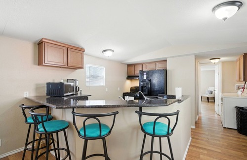Mesilla Park Casa | NEW! Desert Haven Cozy 2-Bedroom Mobile Home Near NMSU ~ RA502259