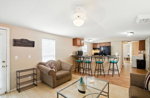Mesilla Park Casa | NEW! Desert Haven Cozy 2-Bedroom Mobile Home Near NMSU ~ RA502259