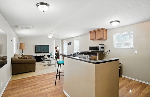 Mesilla Park Casa | NEW! Desert Haven Cozy 2-Bedroom Mobile Home Near NMSU ~ RA502259