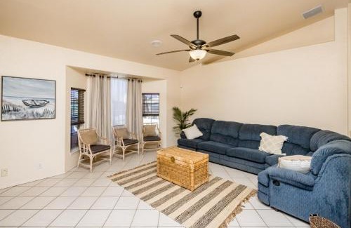 Lake Havasu City Casa | NEW! Desert Pool & Spa Home, Minutes To Beach!
