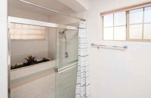 Lake Havasu City Casa | NEW! Desert Pool & Spa Home, Minutes To Beach!