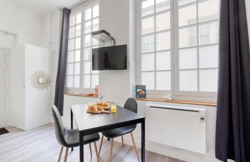 Arsenal Apartamento | New & Design Studios in the Heart of Le Marais