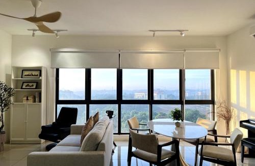 Putrajaya Casa | NEW Designer Condo - Panoramic Forest View - Steps To IOI City Mall - Your Best Urban Retreat