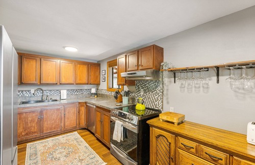 McCall Casa | New! Dew Drop Inn - Pet Friendly, 5-min walk to river access