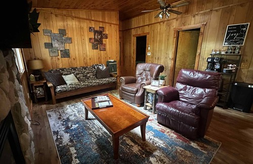 Birchwood Cabina | New! Douglas Lakeside Retreat- Paddleboards, kayaks & canoe! Pet Friendly!