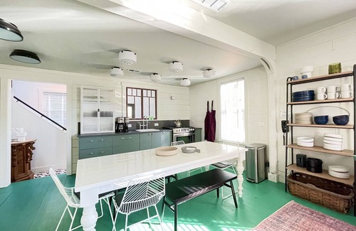Three Oaks Casa | New! Downtown Three Oaks -15min to Beach! Lively Modern Family-Friendly +Cabin