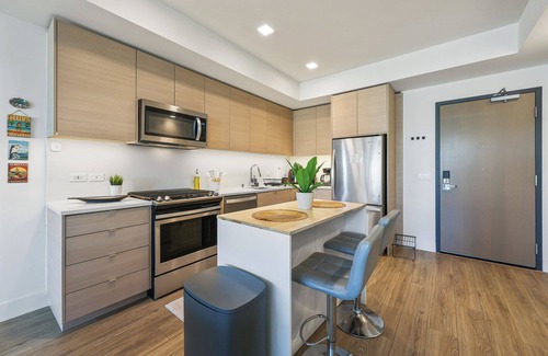 Civic Core Apartamento | NEW DT San Diego Stay Queen Bed, Pool & Sauna