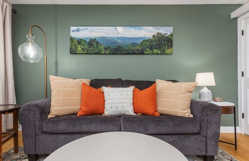 Downtown Asheville Apartamento | NEW Easy Access Condo Walkable to Asheville's best