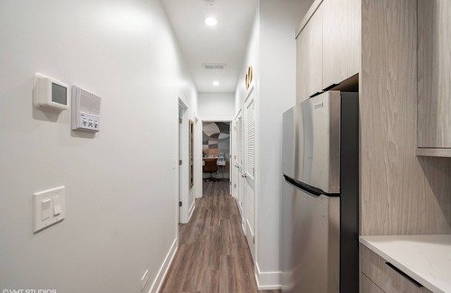 Woodlawn Apartamento | NEW Eco Stay by UChicago, Lakefront & Hyde Park!