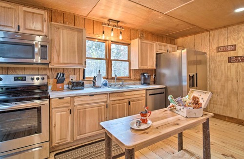 Ellijay Cabina | NEW! Ellijay Cabin w/ Hot Tub, Near Carters Lake!