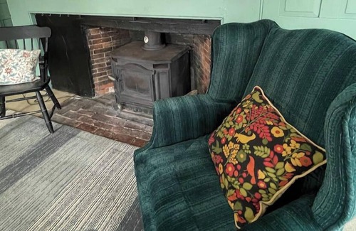 Rye Otro | New England Farmhouse Stay